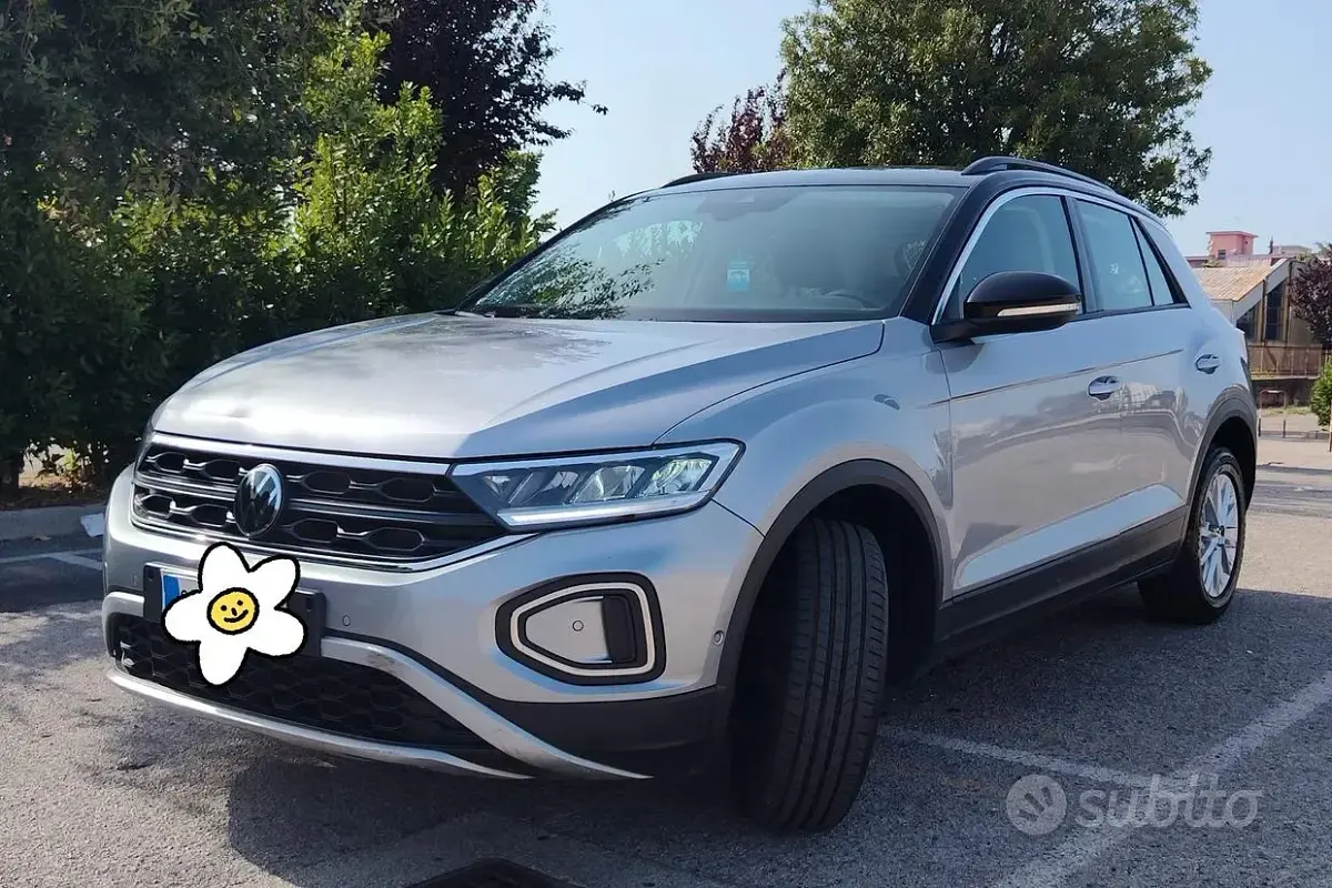 Usata VW T-Roc 116 CV (85 kW) 2023 Grigio SUV