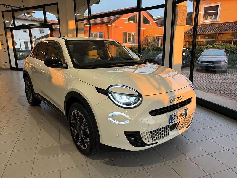 Usata Fiat 600 La Prima 101 CV (74 kW) 2025 Bianco gelato pastello SUV