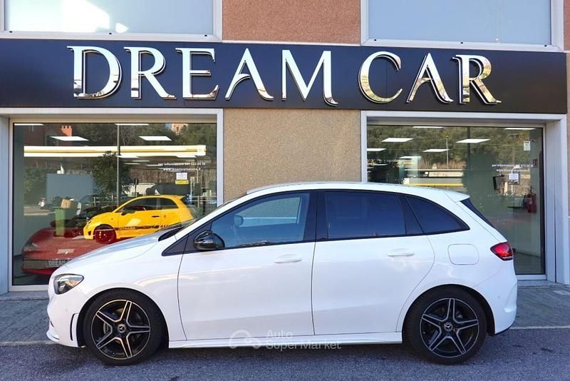 Usata Mercedes B180 Premium 116 CV (85 kW) 2022 Bianco pastello Monovolume