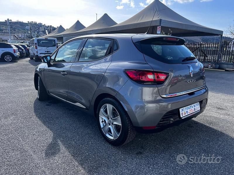 Usata Renault Clio IV Zen 75 CV (55 kW) 2016 Grigio Berlina