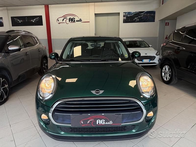 Usata Mini Cooper D 116 CV (85 kW) 2017 Verde Utilitaria