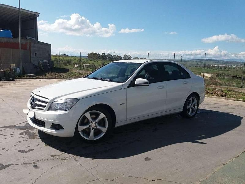 Usata Mercedes C200 Avantgarde 136 CV (100 kW) 2011 Bianco Berlina
