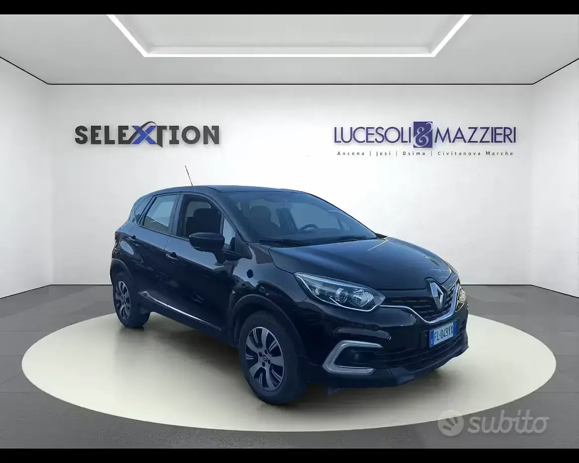 Usata Renault Captur Life 90 CV (66 kW) 2017 Nero SUV