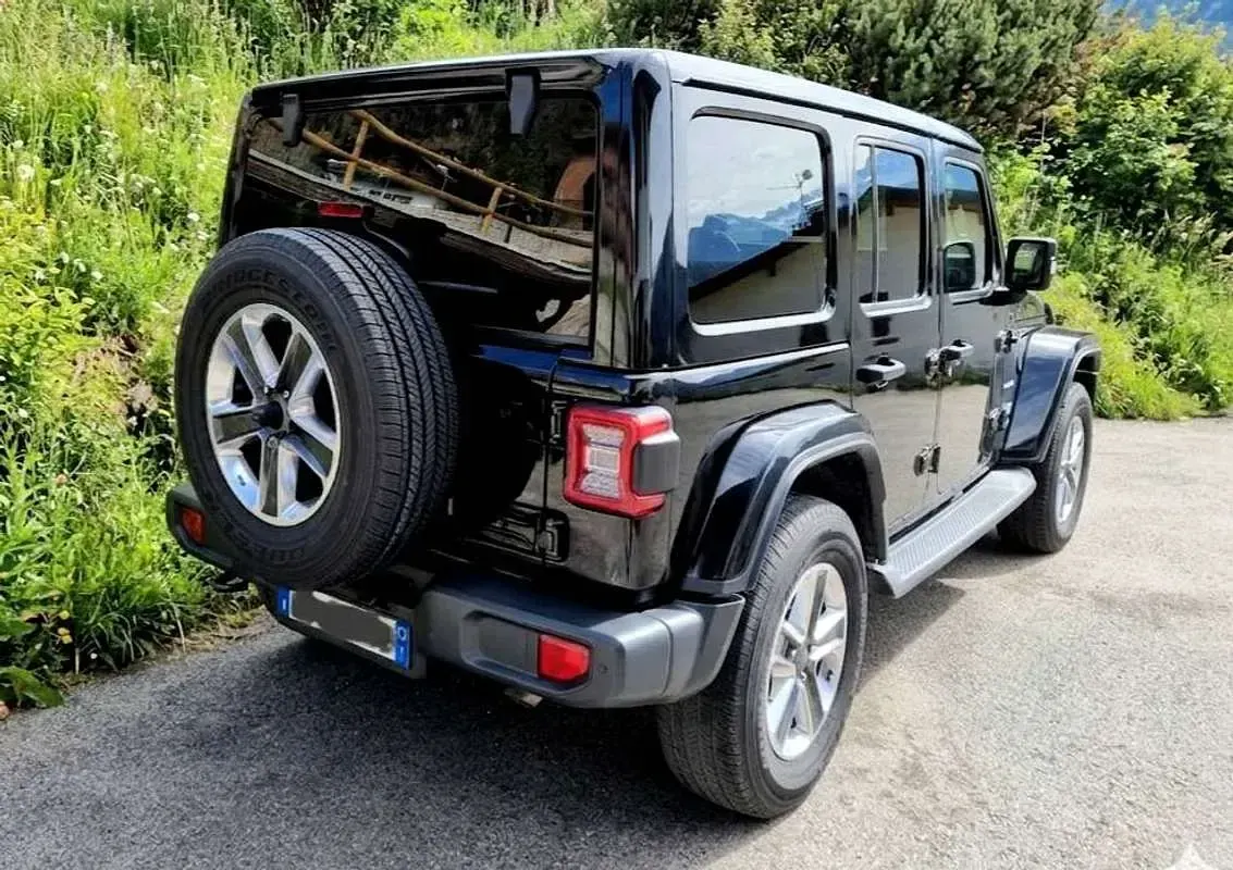 Usata Jeep Wrangler Unlimited Sahara 272 CV (200 kW) 2020 Nero SUV