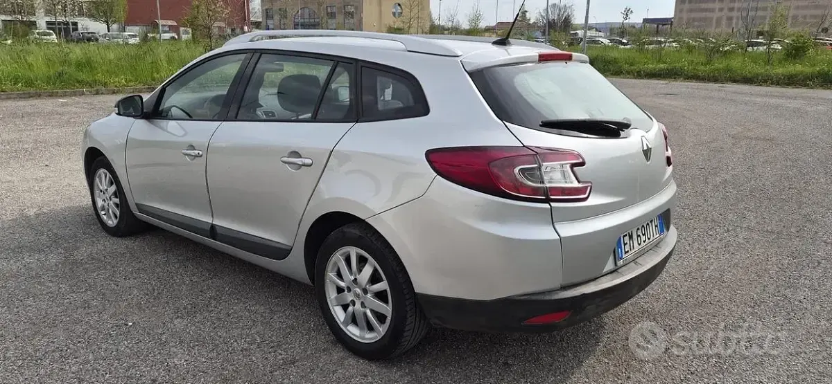 Usata Renault Mégane GrandTour 110 CV (80 kW) 2011 Grigio Station wagon