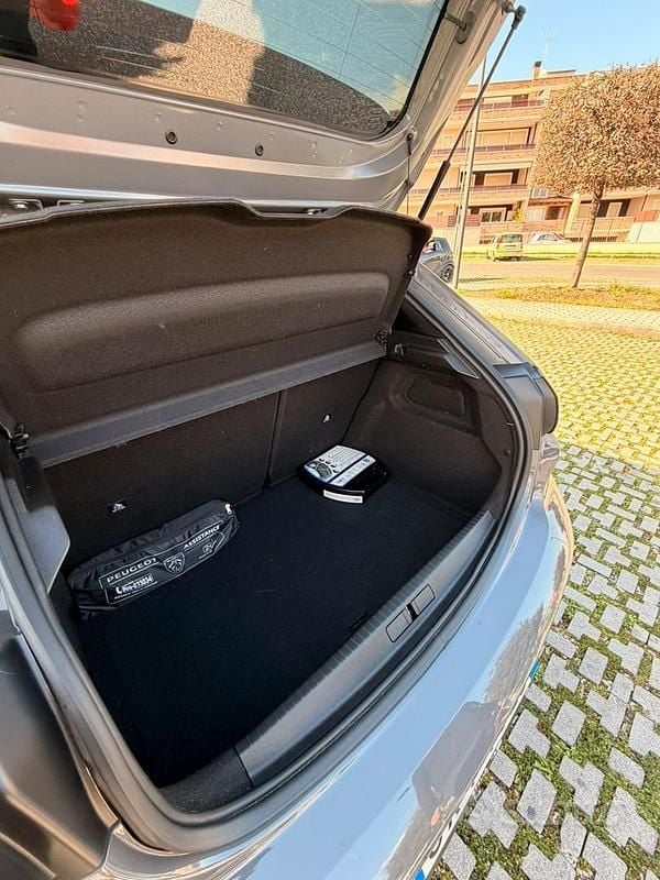 Usata Peugeot 208 75 CV (55 kW) 2024 Grigio Utilitaria