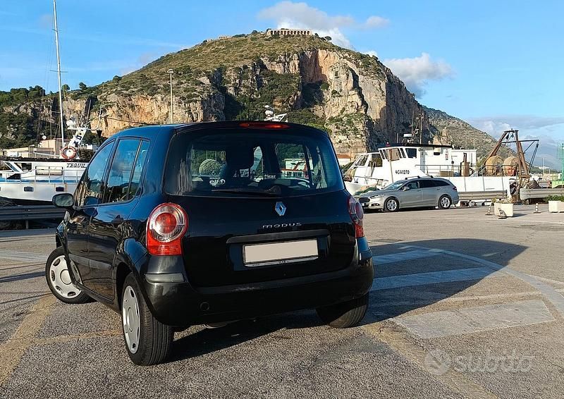 Usata Renault Modus 68 CV (50 kW) 2007 Nero Monovolume