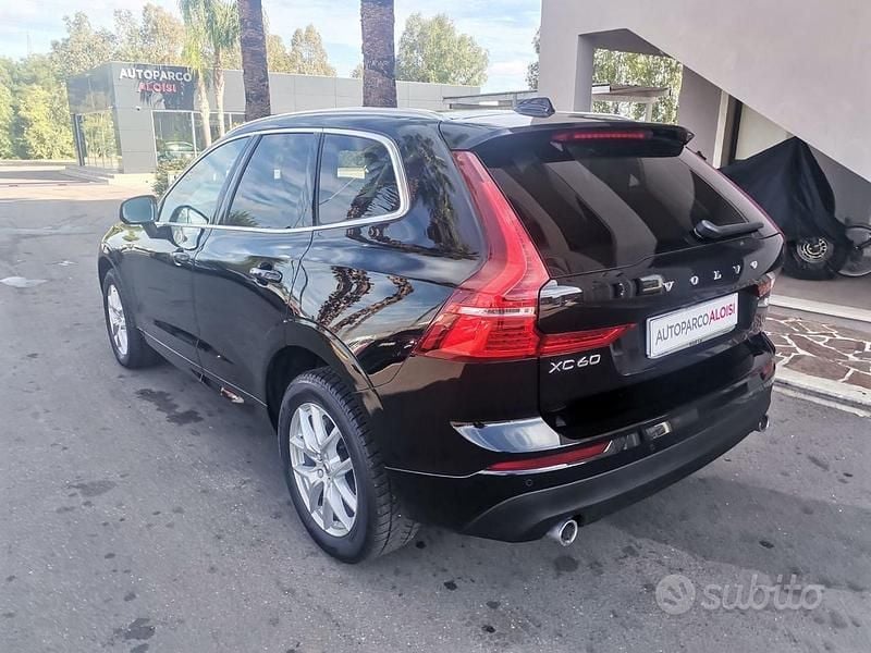Usata Volvo XC60 Momentum 197 CV (144 kW) 2021 Nero SUV