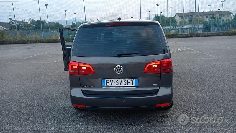 Usata VW Touran 105 CV (77 kW) 2014 Grigio Monovolume