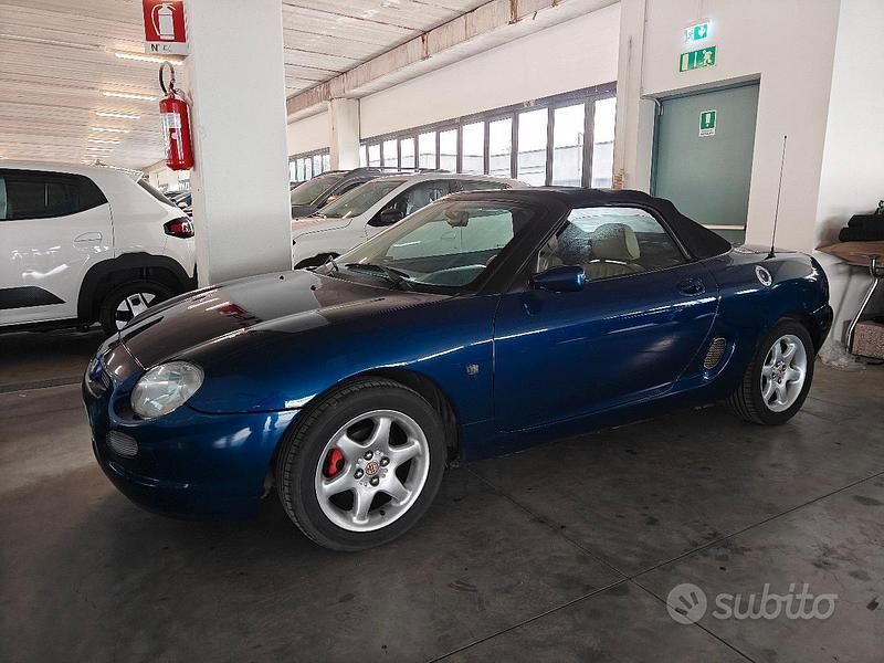 Usata MG F 120 CV (88 kW) 1999 Blu Cabrio