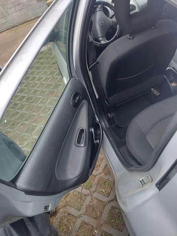 Usata Peugeot 206 75 CV (55 kW) 2009 Berlina