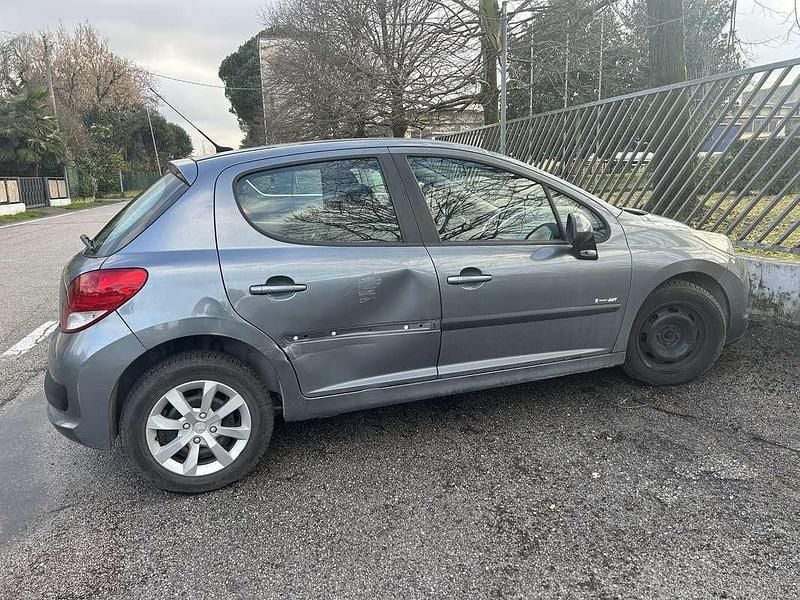 Occasion Peugeot 207 Filou 88 ch (64 kW) 2009 Berline