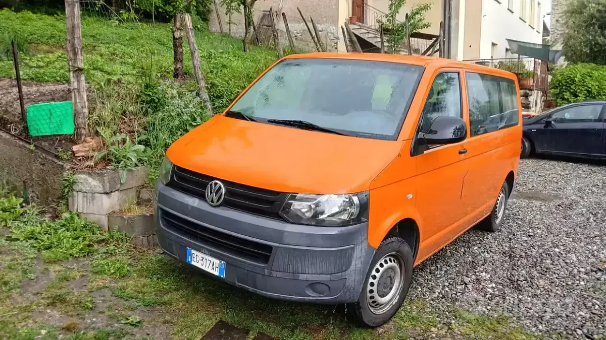 Usata VW Caravelle 102 CV (75 kW) 2010 Furgone