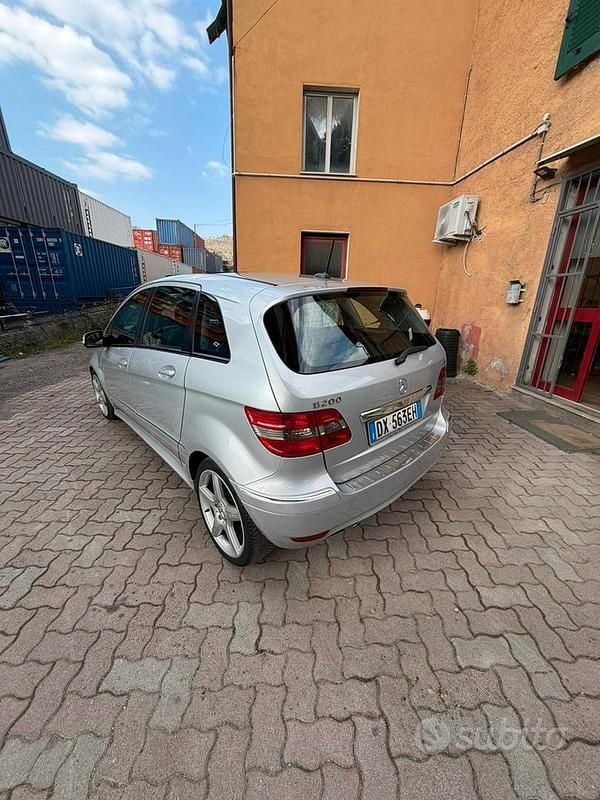 Usata Mercedes B200 2010 Grigio Monovolume