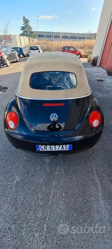 Usata VW New Beetle 105 CV (77 kW) 2008 Nero Utilitaria