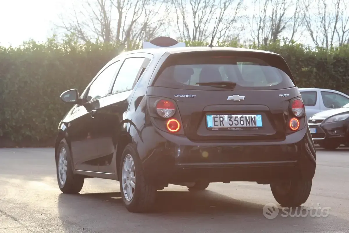 Usata Chevrolet Aveo 86 CV (63 kW) 2013 Nero Berlina