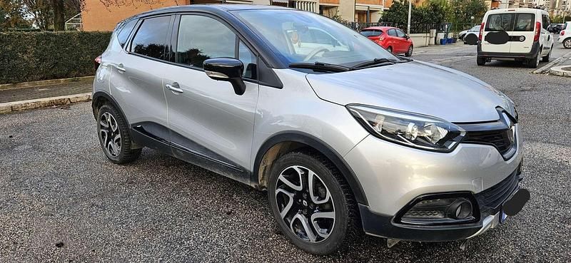 Usata Renault Captur 90 CV (66 kW) 2016 Argento SUV