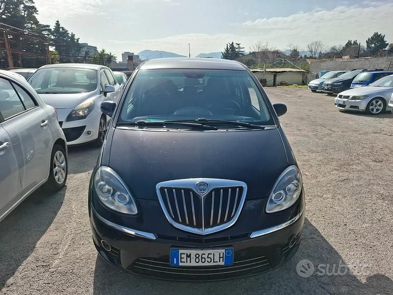 Usata Lancia Musa Gold 95 CV (69 kW) 2012 Nero Monovolume