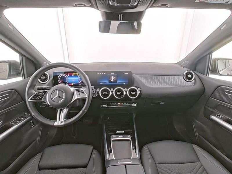 Usata Mercedes B200 Progressive 163 CV (119 kW) 2024 Grigio Monovolume