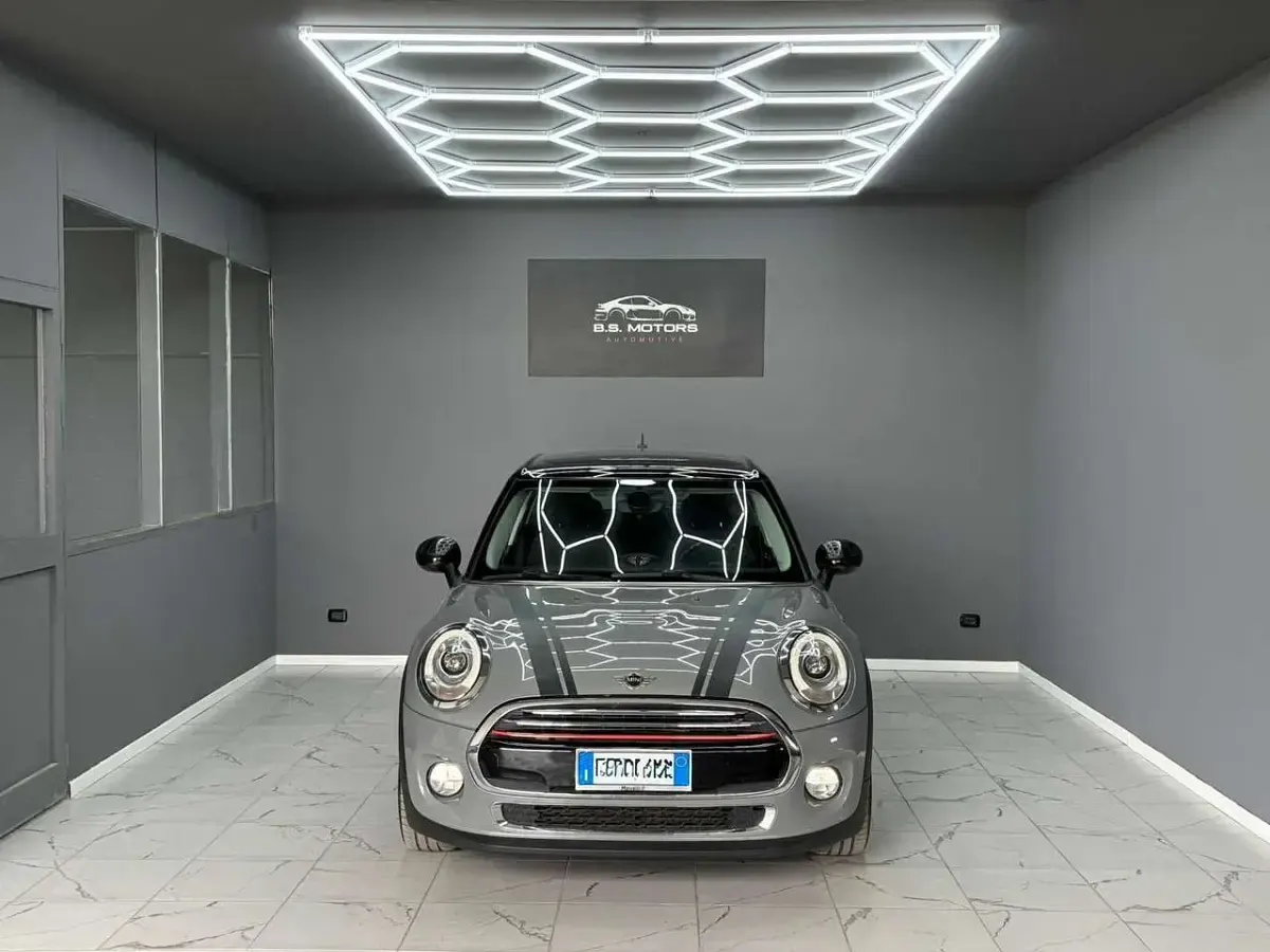 Usata Mini Cooper D Business 116 CV (85 kW) 2016 Grigio Utilitaria
