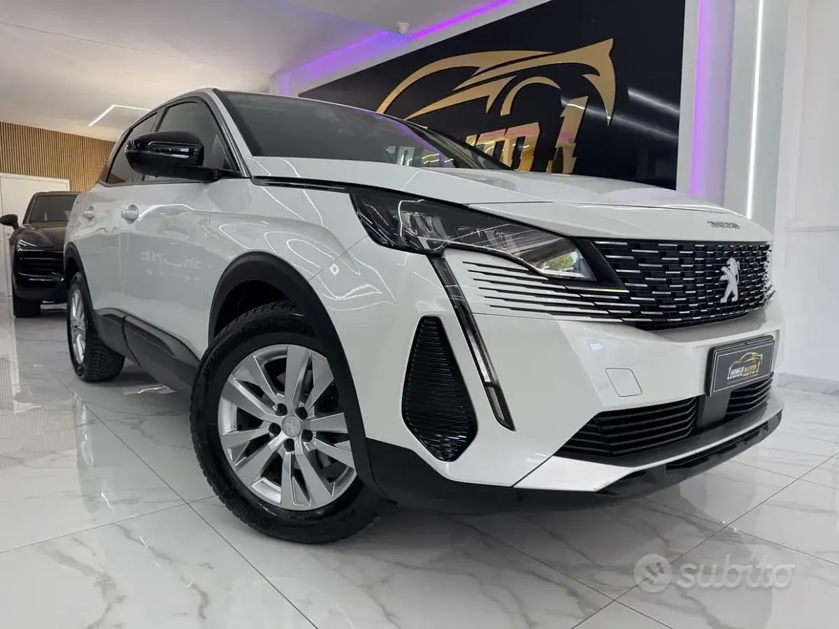 Usata Peugeot 3008 Allure 131 CV (96 kW) 2022 Bianco SUV