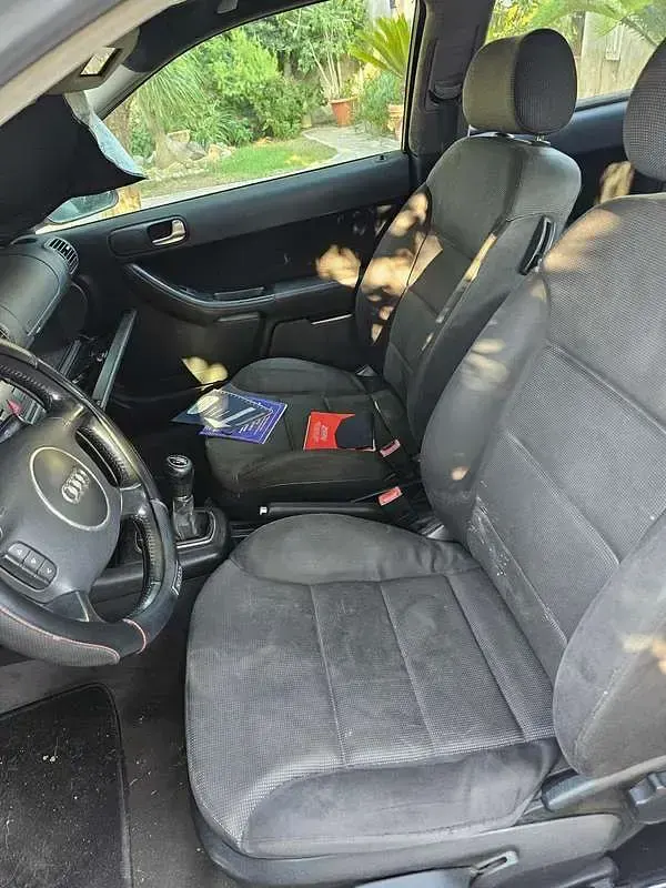 Usata Audi A3 Ambiente 101 CV (74 kW) 2003 Argento Utilitaria