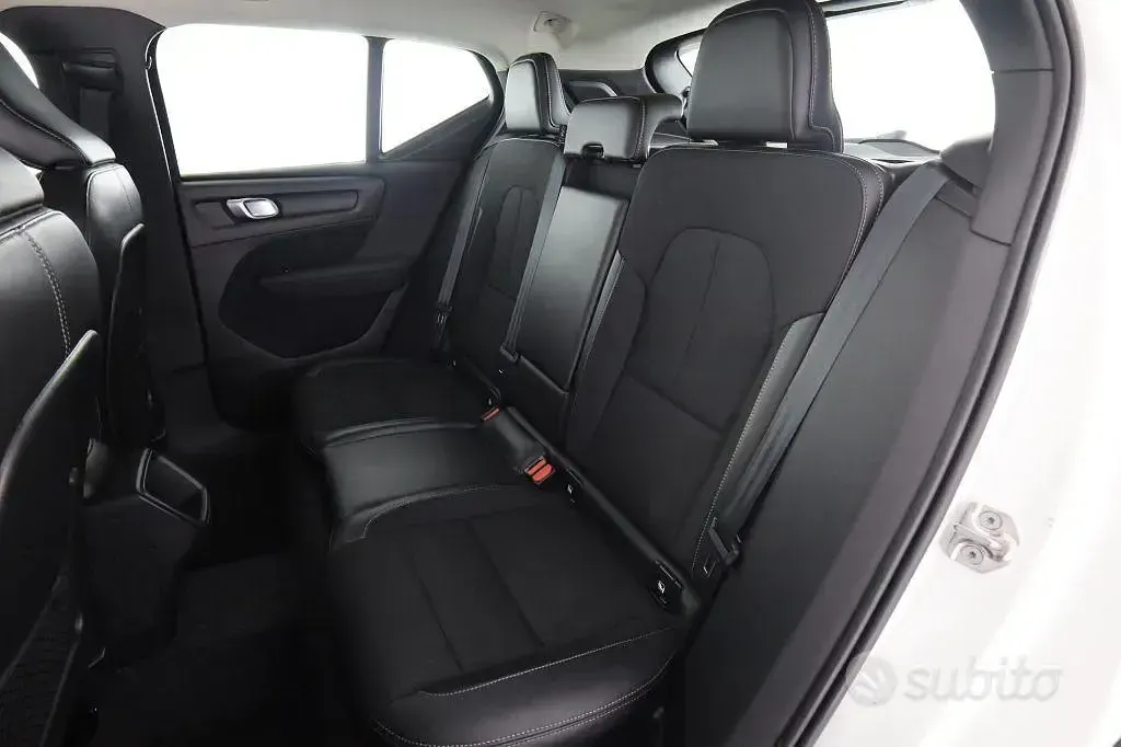 Usata Volvo XC40 Business Edition 190 CV (139 kW) 2020 Ice white SUV
