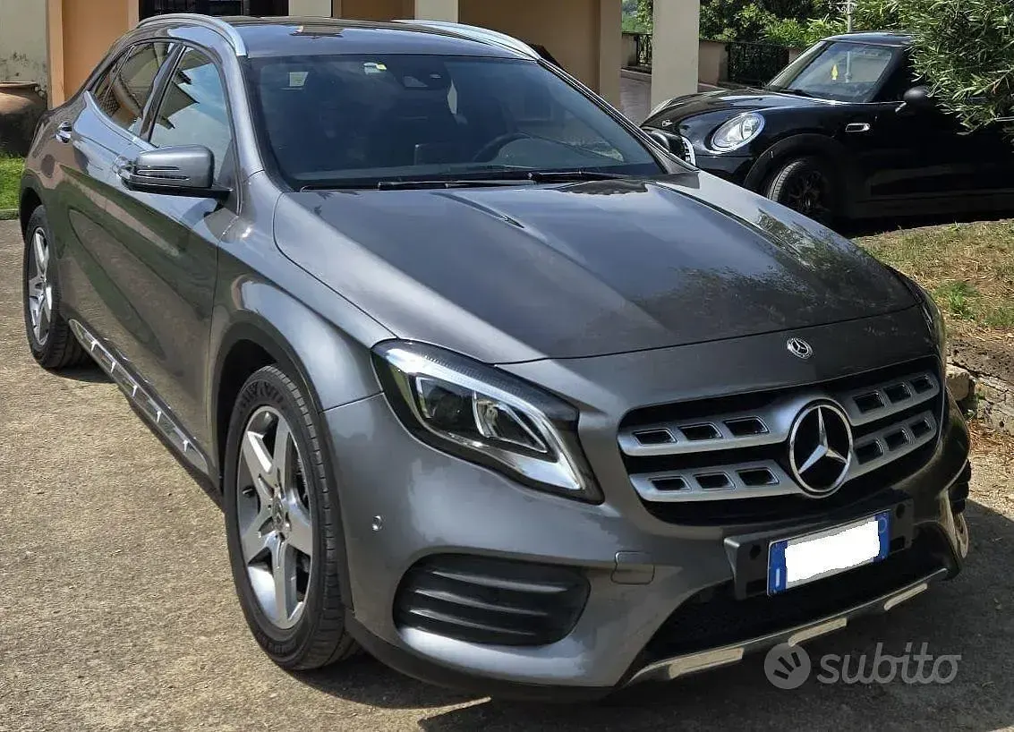 Usata Mercedes GLA180 Style 122 CV (89 kW) 2019 Grigio SUV