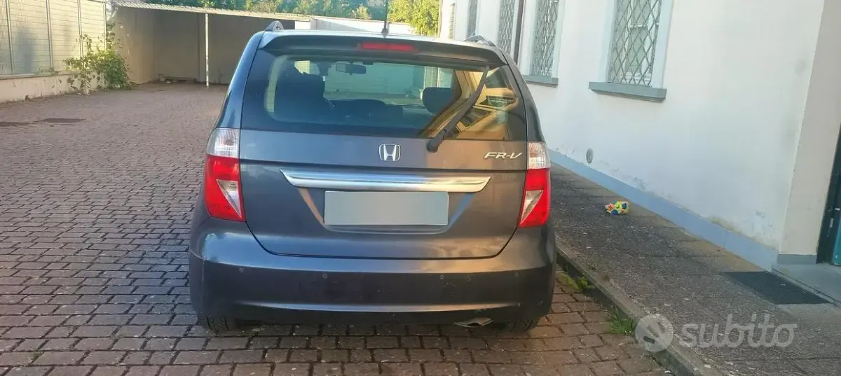 Usata Honda FR-V 140 CV (102 kW) 2005 Grigio Monovolume