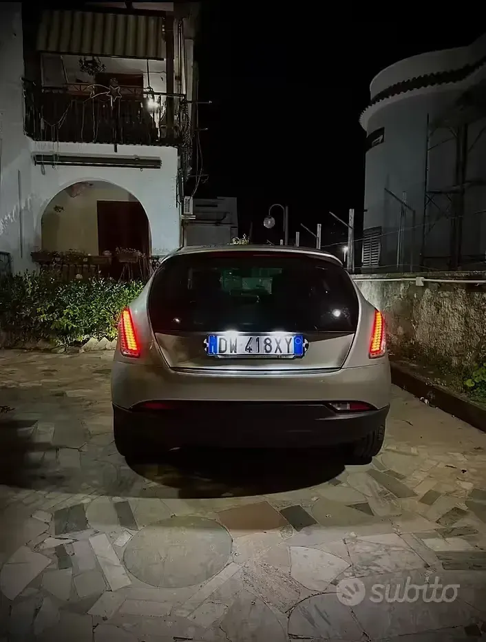 Usata Lancia Delta 120 CV (88 kW) 2009 Utilitaria