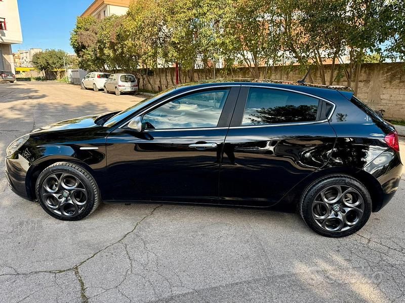 Usata Alfa Romeo Giulietta Super 120 CV (88 kW) 2018 Nero Berlina