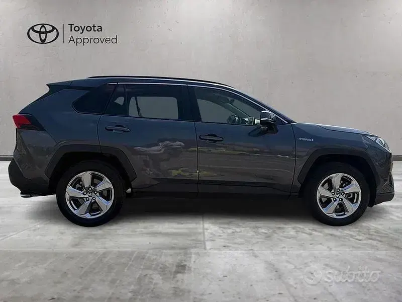 Usata Toyota RAV4 Hybrid 218 CV (160 kW) 2021 Grigio SUV