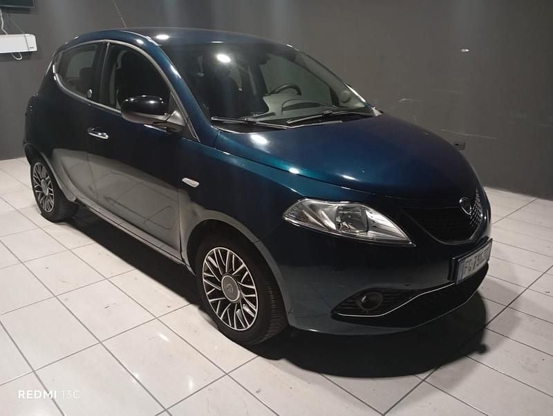 Blu Usata 2016 Lancia Ypsilon Gold Utilitaria | 5900 € (Super prezzo) - Immagine 1/4