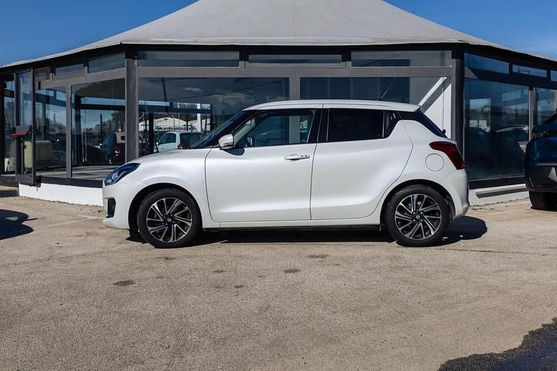 Usata Suzuki Swift 82 CV (60 kW) 2024 Bianco Berlina