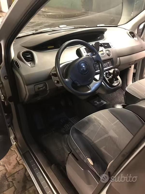 Usata Renault Scénic II Dynamique 120 CV (88 kW) 2004 Grigio Monovolume
