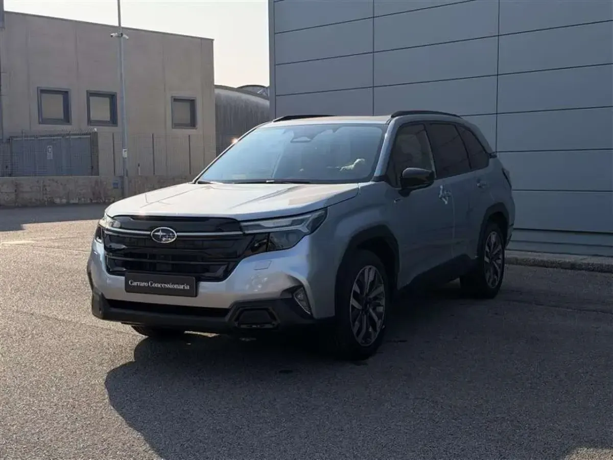 Nuevo Subaru Forester Premium 136 CV (100 kW) 2026 Plateado SUV
