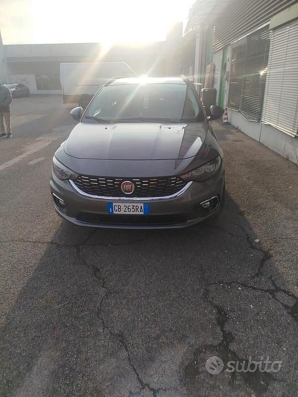 Usata Fiat Tipo 120 CV (88 kW) 2020 Grigio Station wagon