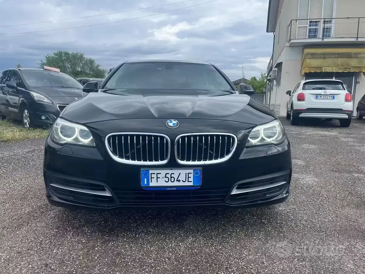 Usata BMW 520 Efficient Dynamics 190 CV (139 kW) 2016 Nero Berlina