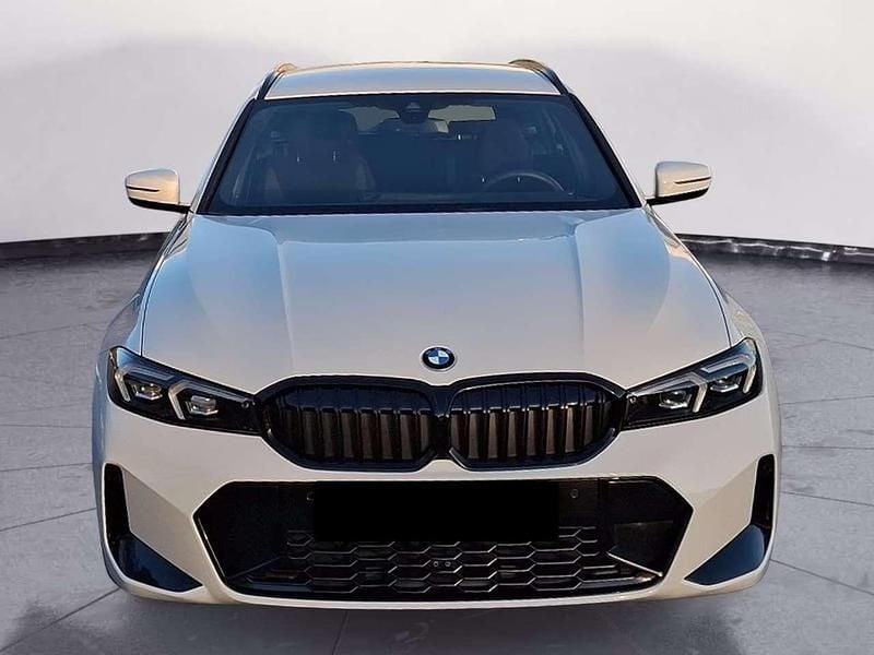 Usata BMW 318 M Sport 156 CV (114 kW) 2025 Alpinweiß uni Station wagon