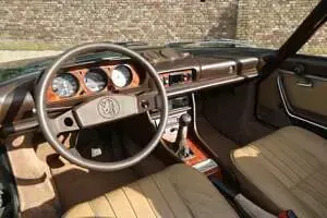 Käytetty Peugeot 504 105 HP (77 kW) 1981 Vihreä Avoauto