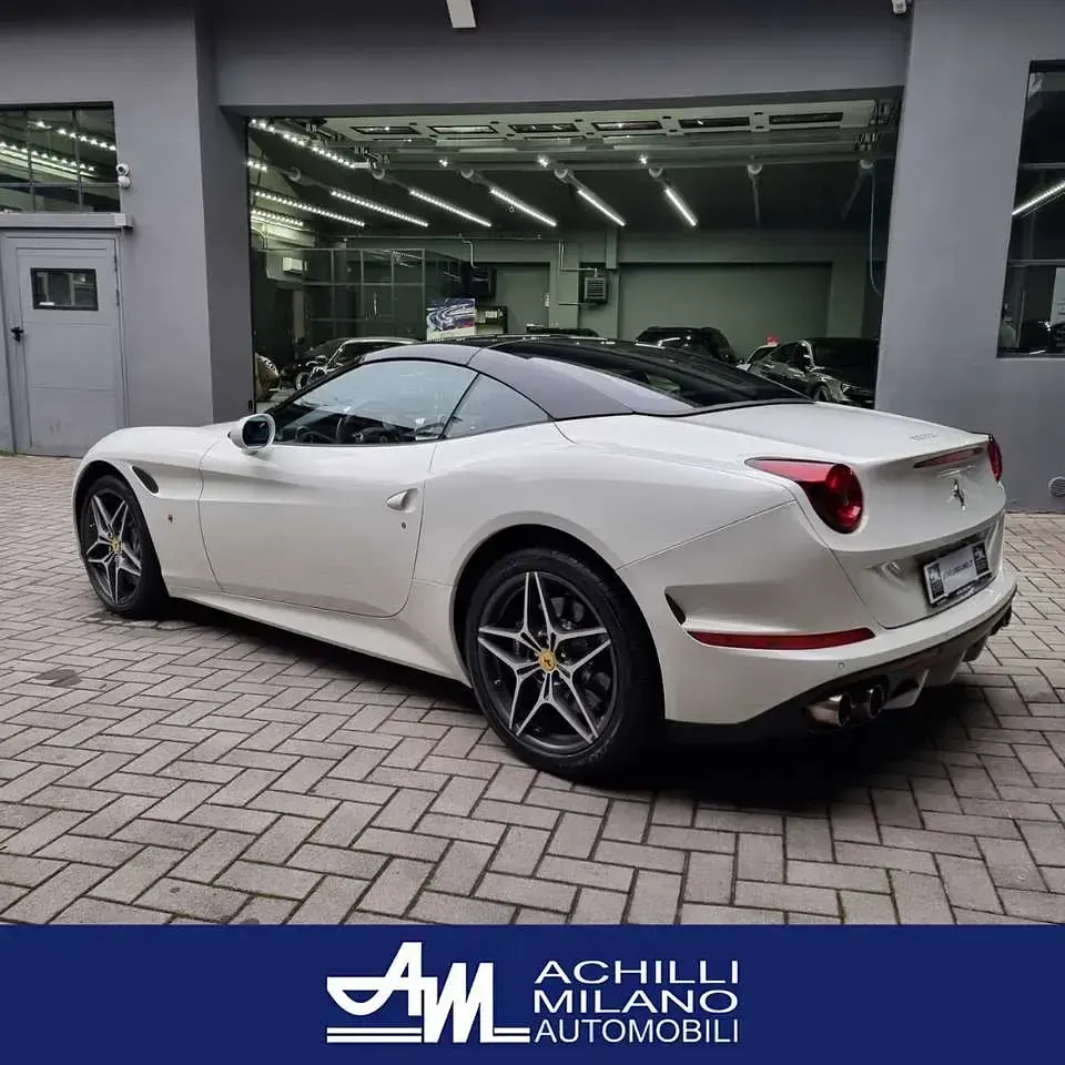Usata Ferrari California 560 CV (411 kW) 2015 Bianco corsa capote nera Cabrio