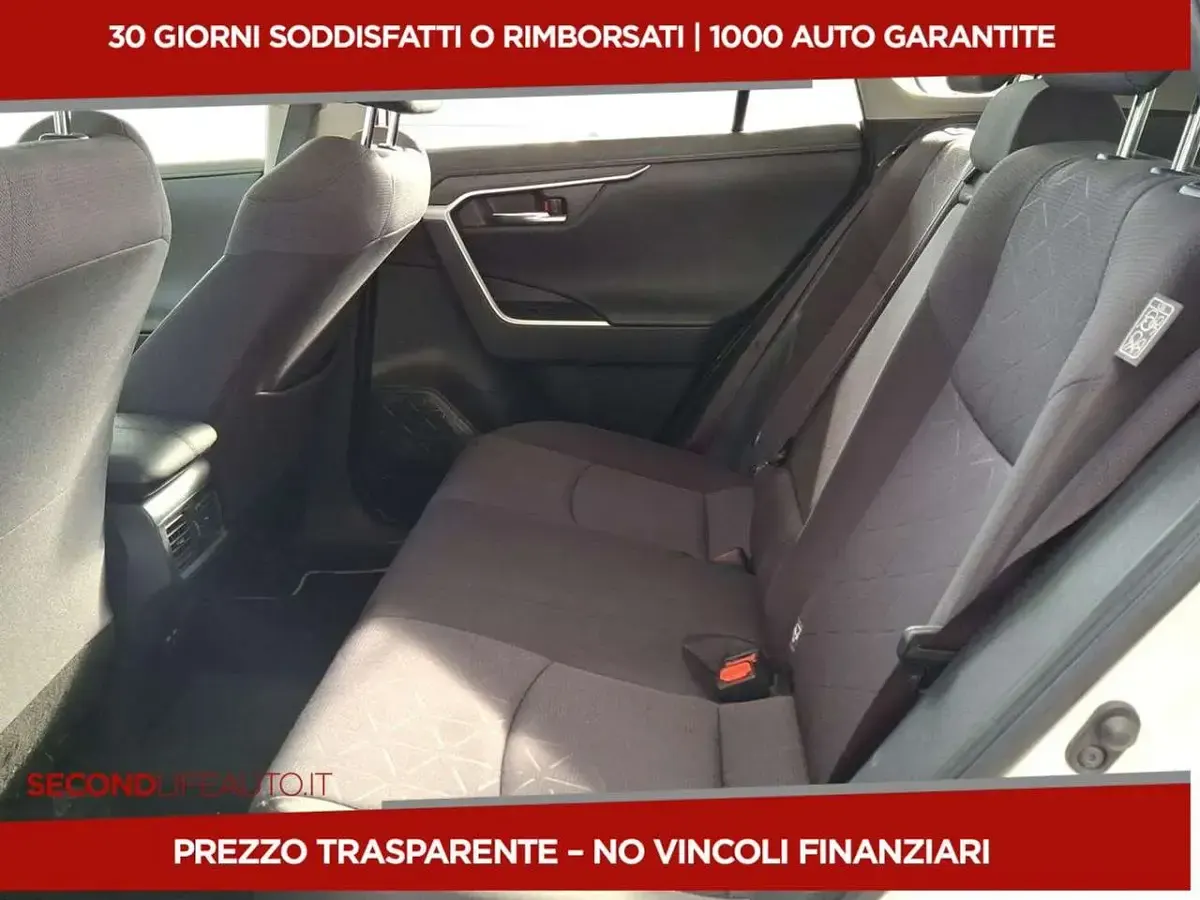 Begagnad Toyota RAV4 Hybrid 218 HK (160 kW) 2022 Vit SUV