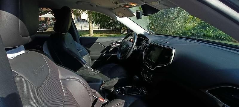 Usata Jeep Cherokee Limited 194 CV (142 kW) 2019 Grigio SUV