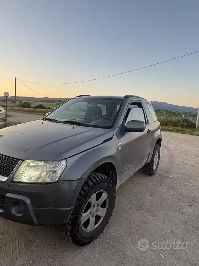 Usata Suzuki Grand Vitara 129 CV (94 kW) 2006 Grigio SUV
