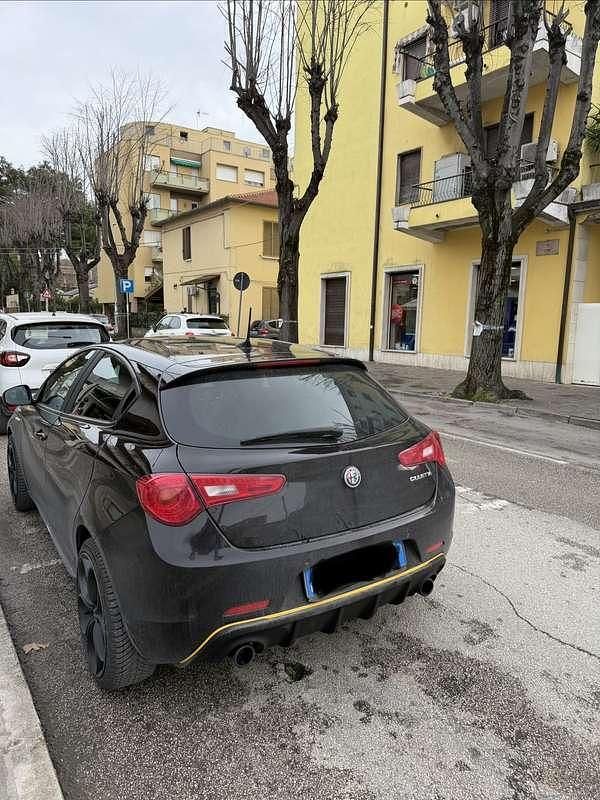 Usata Alfa Romeo Giulietta Veloce 170 CV (125 kW) 2020 Nero Utilitaria