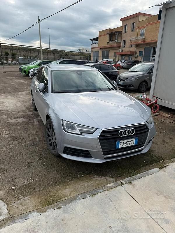 Usata Audi A4 Business 190 CV (139 kW) 2018 Viola Berlina