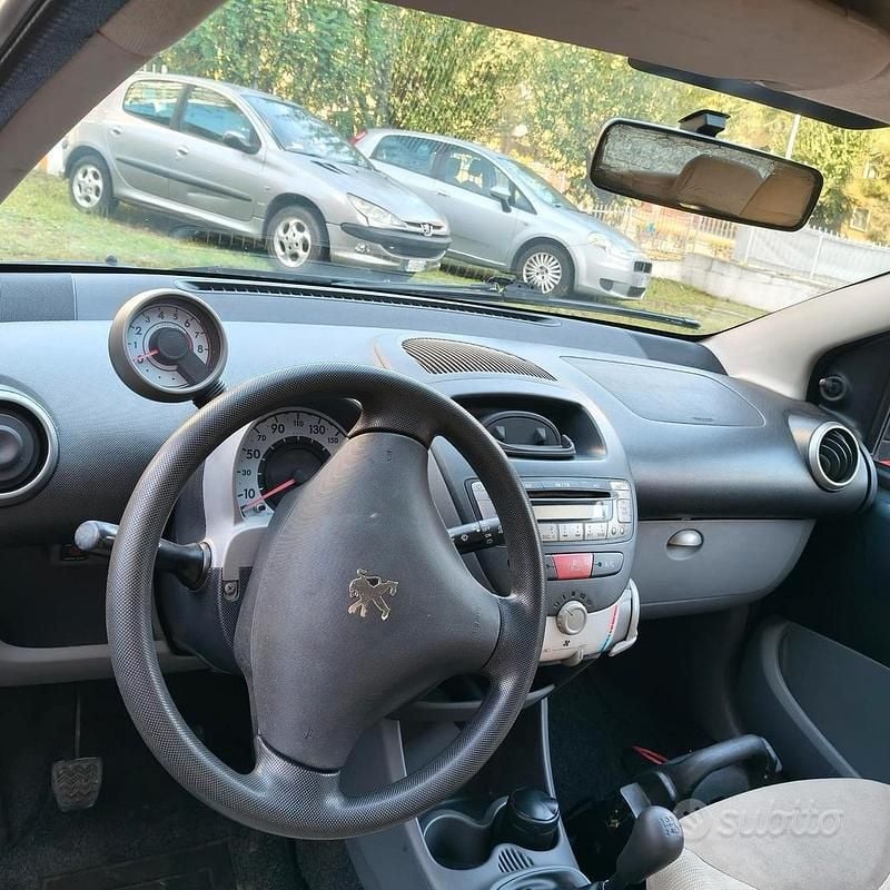 Usata Peugeot 107 68 CV (50 kW) 2007 Utilitaria