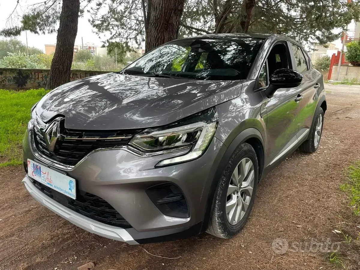 Usata Renault Captur Business 116 CV (85 kW) 2021 Grigio SUV