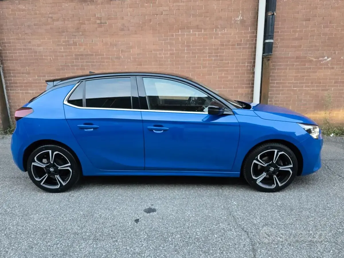 Usata Opel Corsa Elegance 75 CV (55 kW) 2021 Blu Utilitaria
