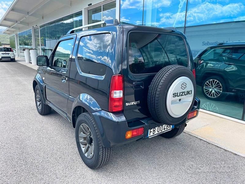 Second-hand Suzuki Jimny 85 CP (62 kW) 2015 Negru SUV